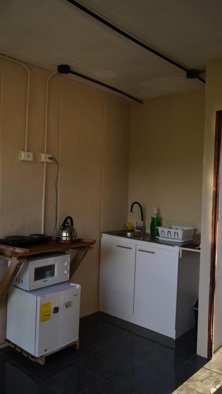 Epimoni Appartement Poas Buitenkant foto